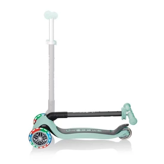 Globber PRIMO FOLDABLE LIGHTS triratis paspirtukas su švieč. ratukais Globber PRIMO FOLDABLE LIGHTS triratis paspirtukas su švieč. ratukais