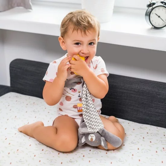 BabyOno minkštas žaislas - migdukas su čiulptuko laikikliu, Skinny Mate Pete, 1445 BabyOno minkštas žaislas - migdukas su čiulptuko laikikliu, Skinny Mate Pete, 1445